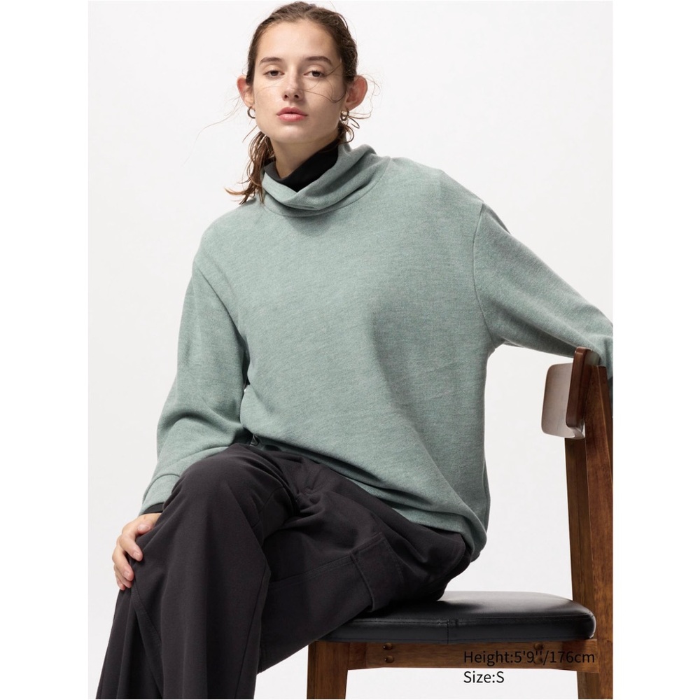 BNWT Uniqlo Soft Knit Fleece Ribbed High Neck T-Shirt (Long Sleeve)